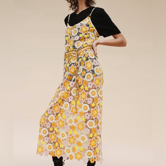 Zara Women’s Crochet Floral Midi Dress (Vogue’s Choice) - Size M - Picture 4 of 14